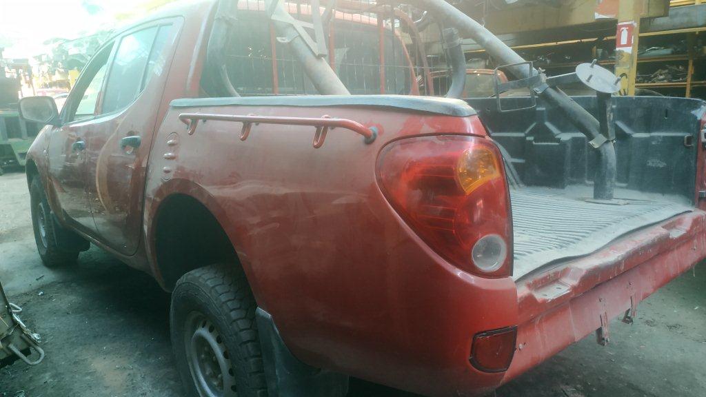  Mitsubishi L200 2012    EN DESARME